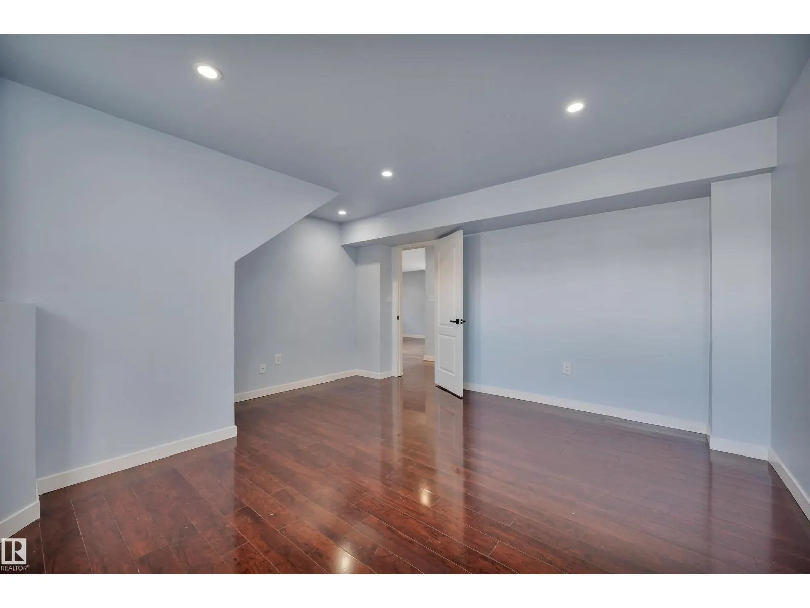 264 DUNVEGAN RD NW