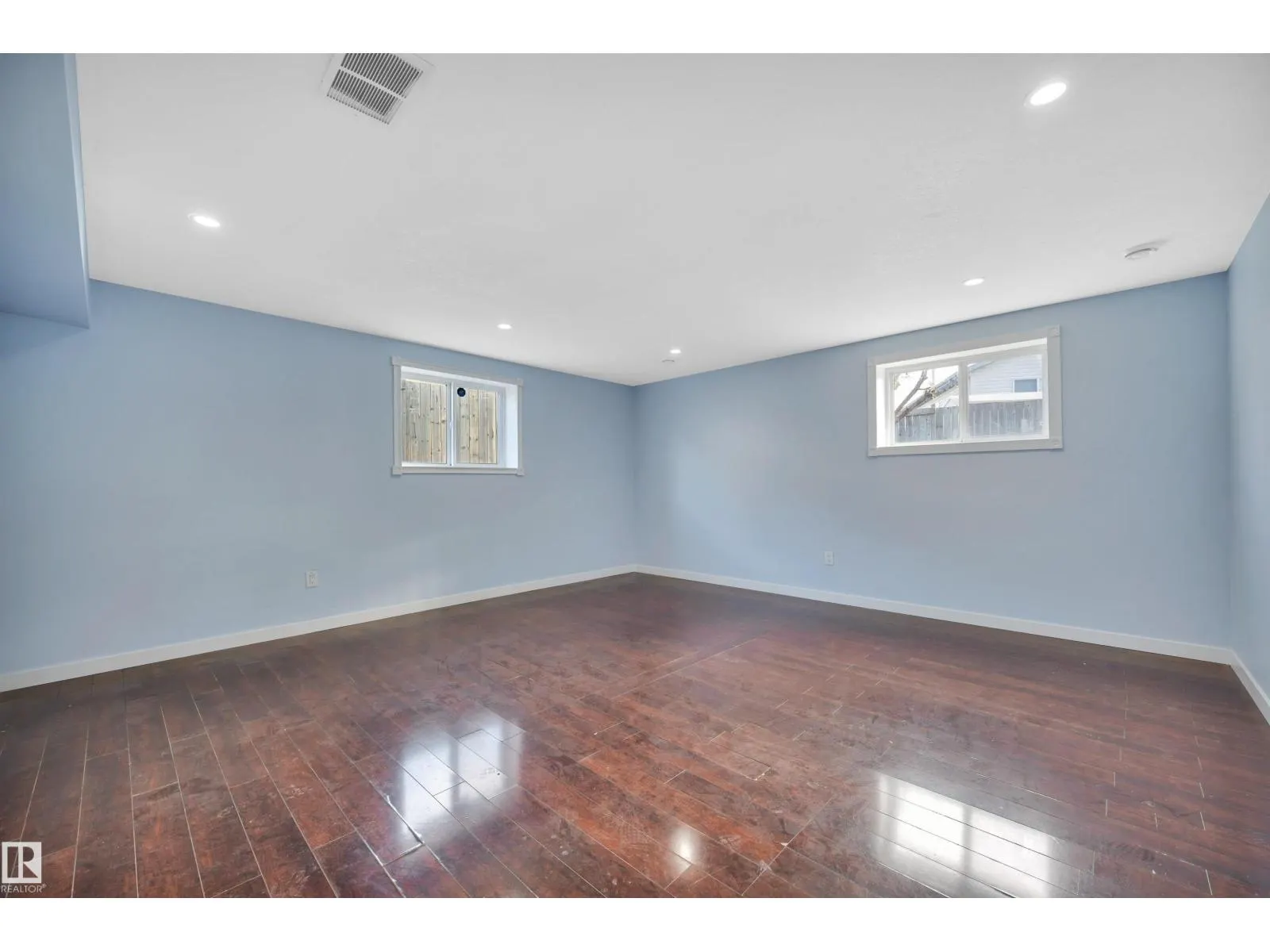 264 DUNVEGAN RD NW