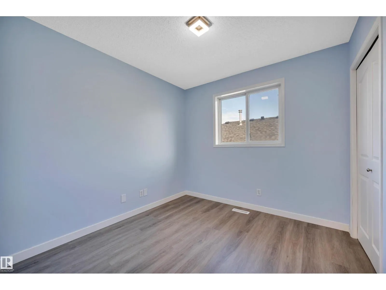 264 DUNVEGAN RD NW