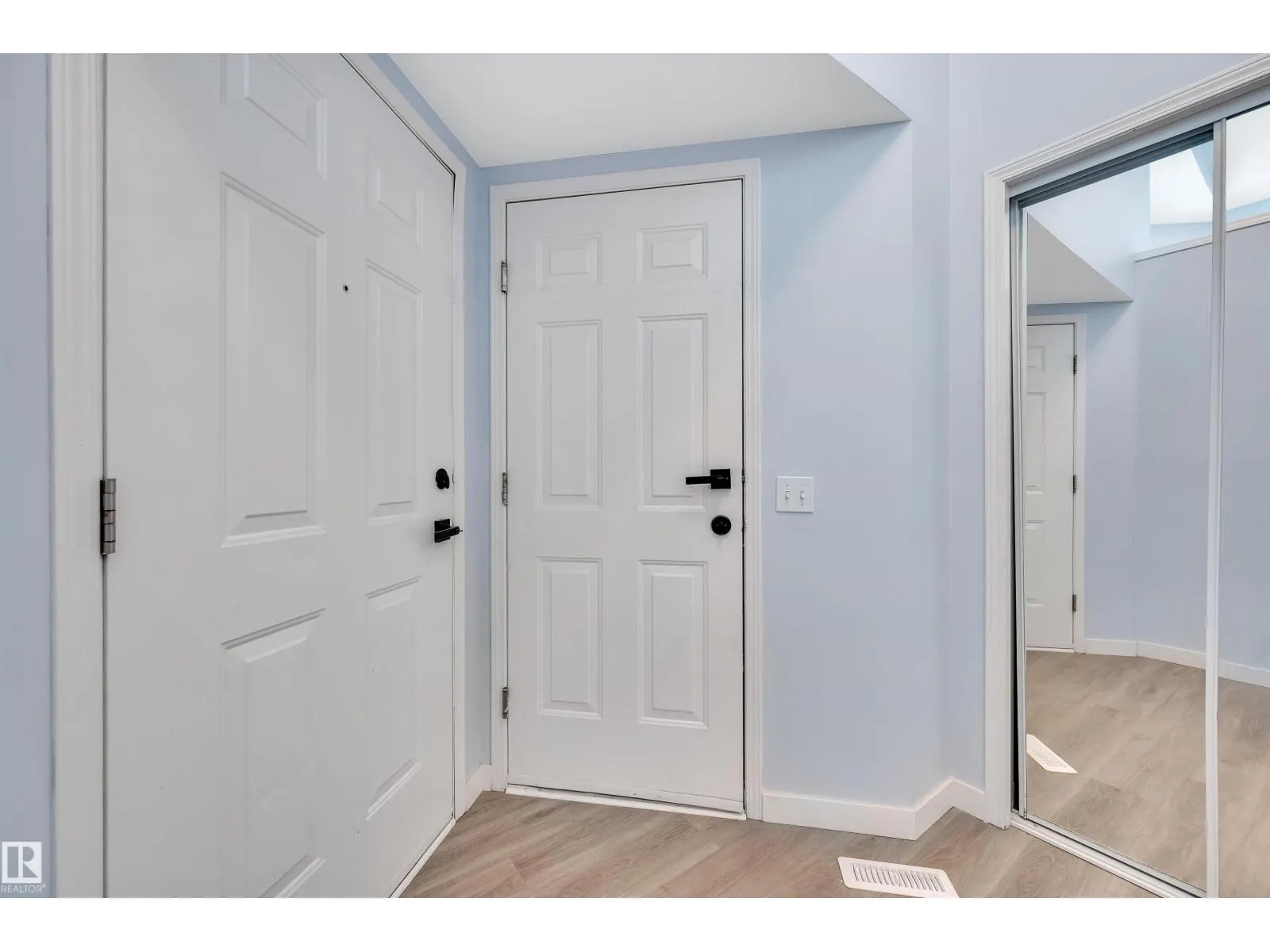 264 DUNVEGAN RD NW