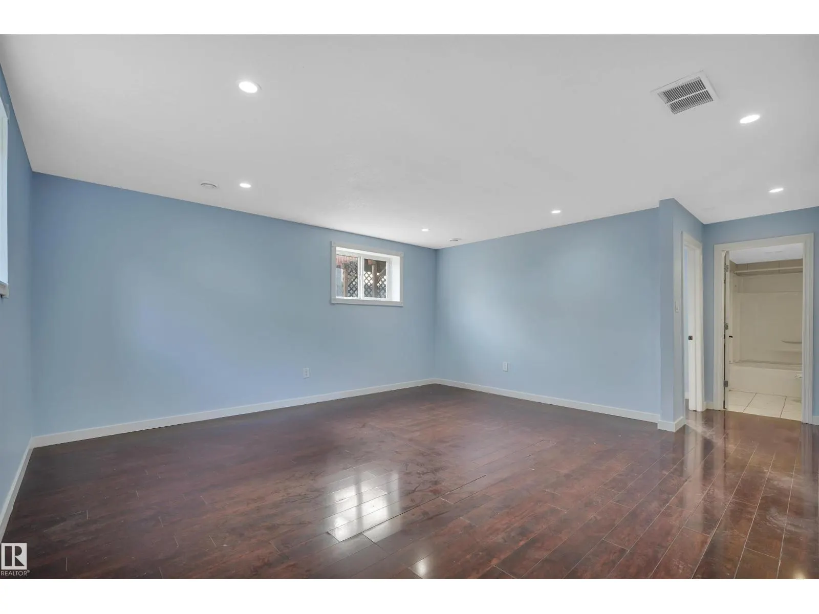 264 DUNVEGAN RD NW