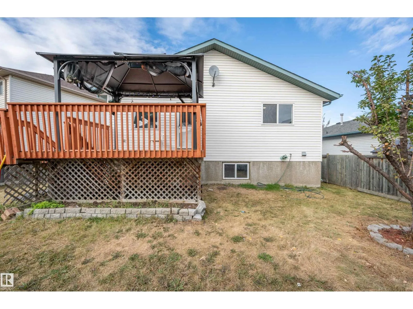 264 DUNVEGAN RD NW