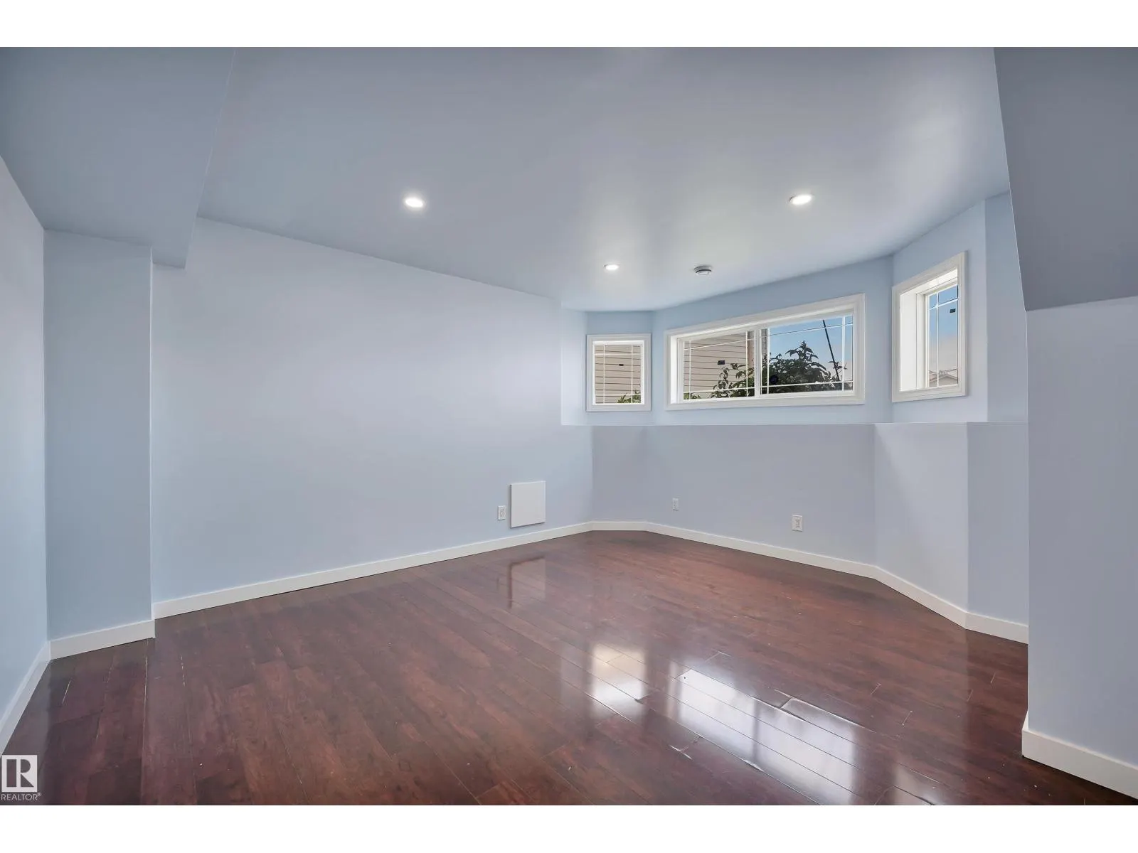 264 DUNVEGAN RD NW