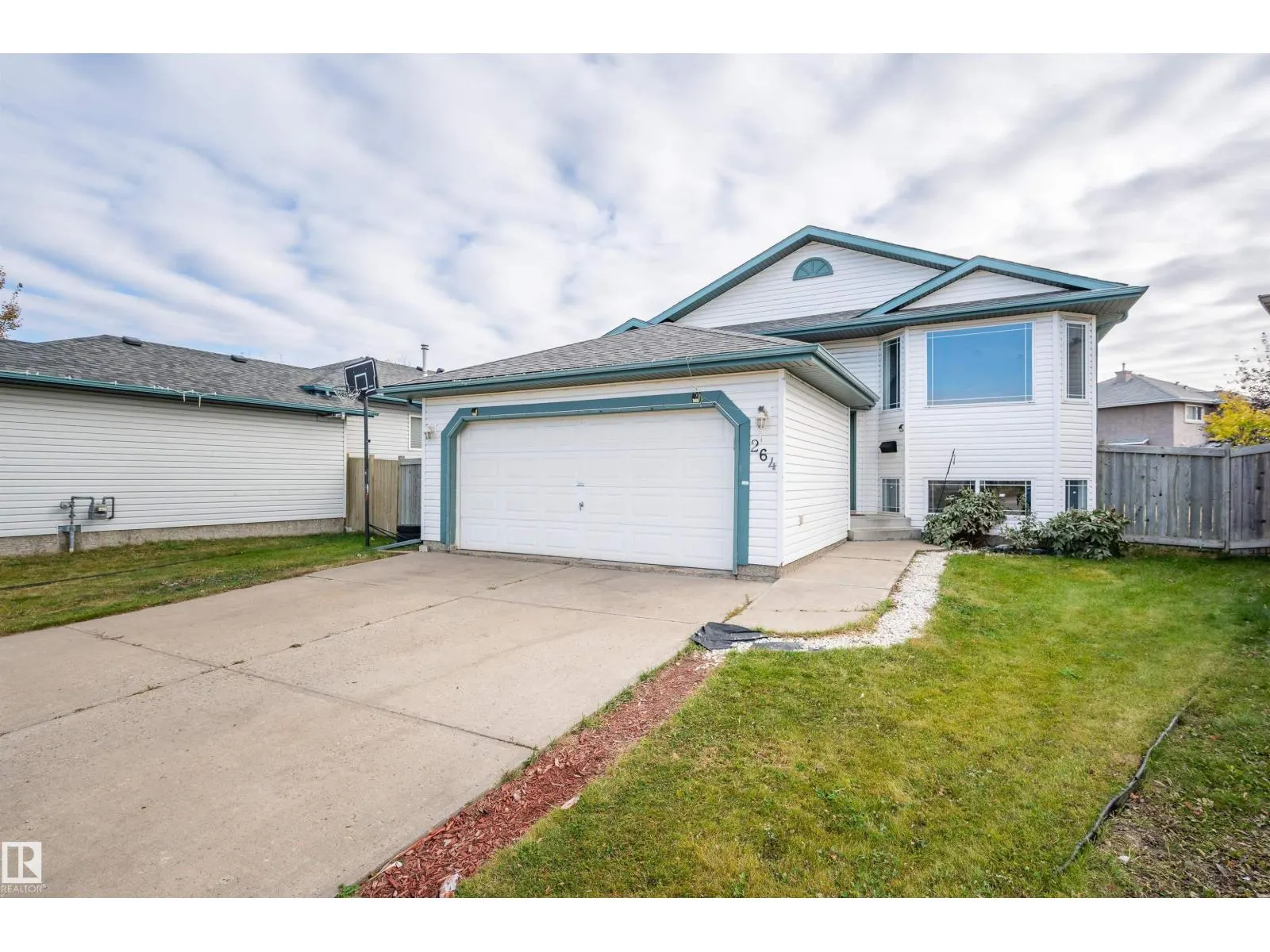 264 DUNVEGAN RD NW