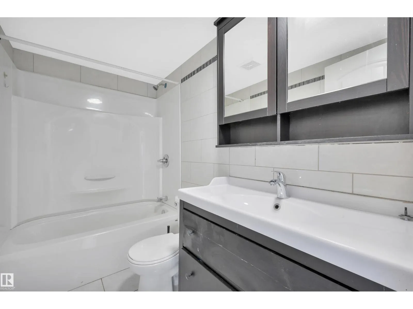 264 DUNVEGAN RD NW