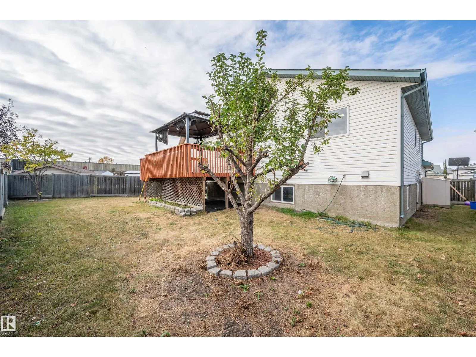 264 DUNVEGAN RD NW