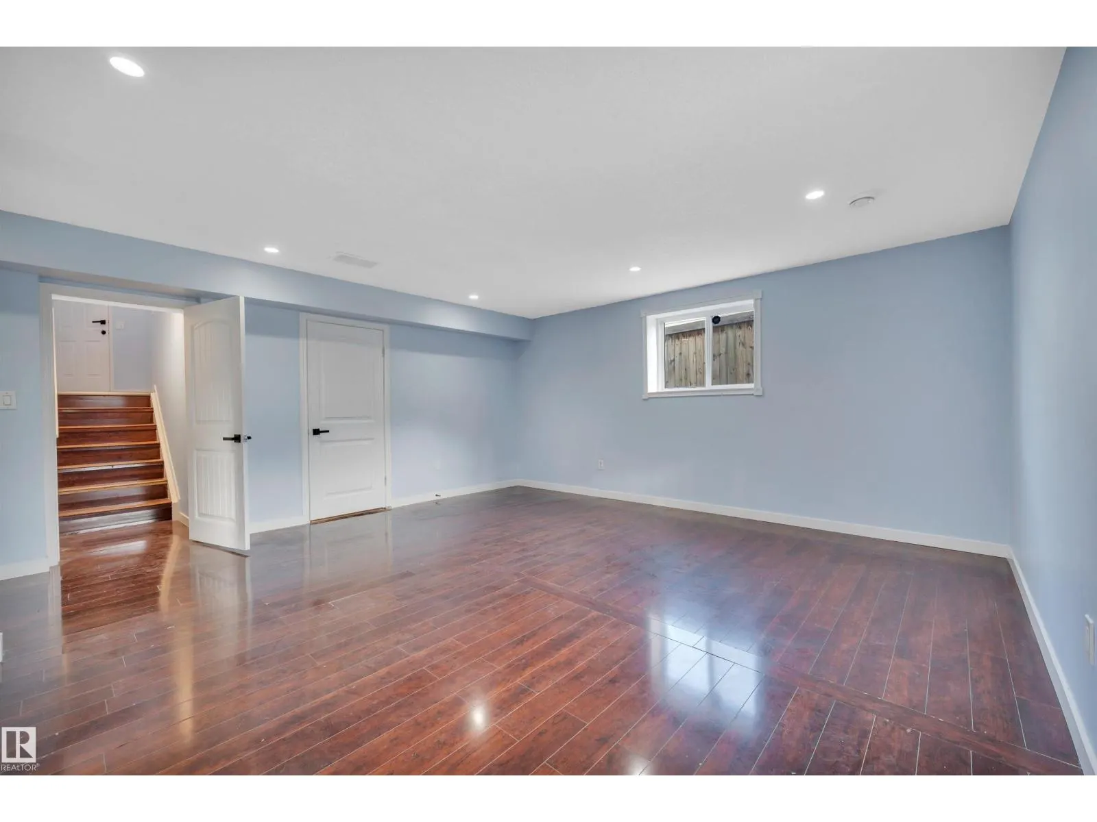 264 DUNVEGAN RD NW