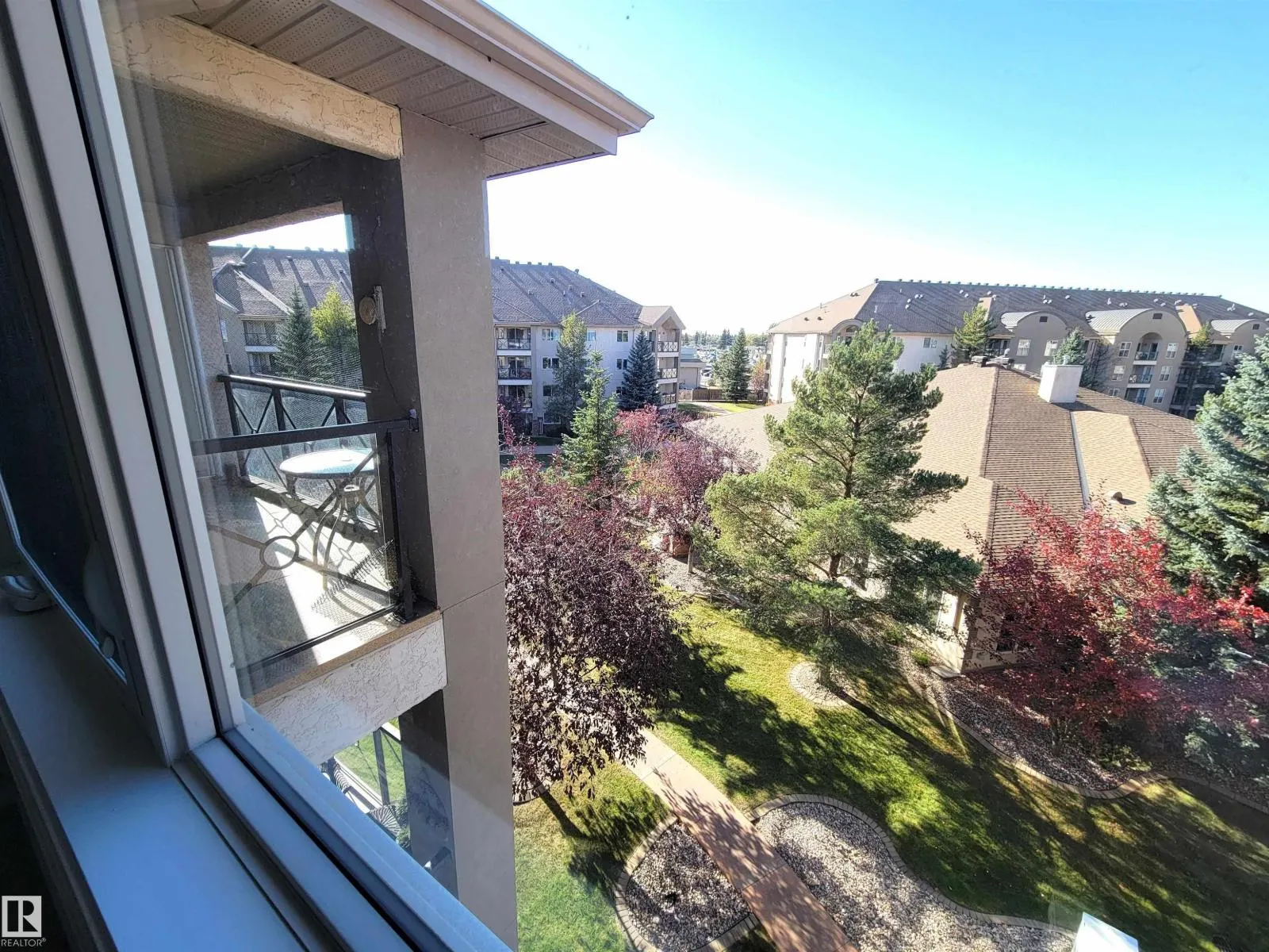 #402 8942 156 ST NW