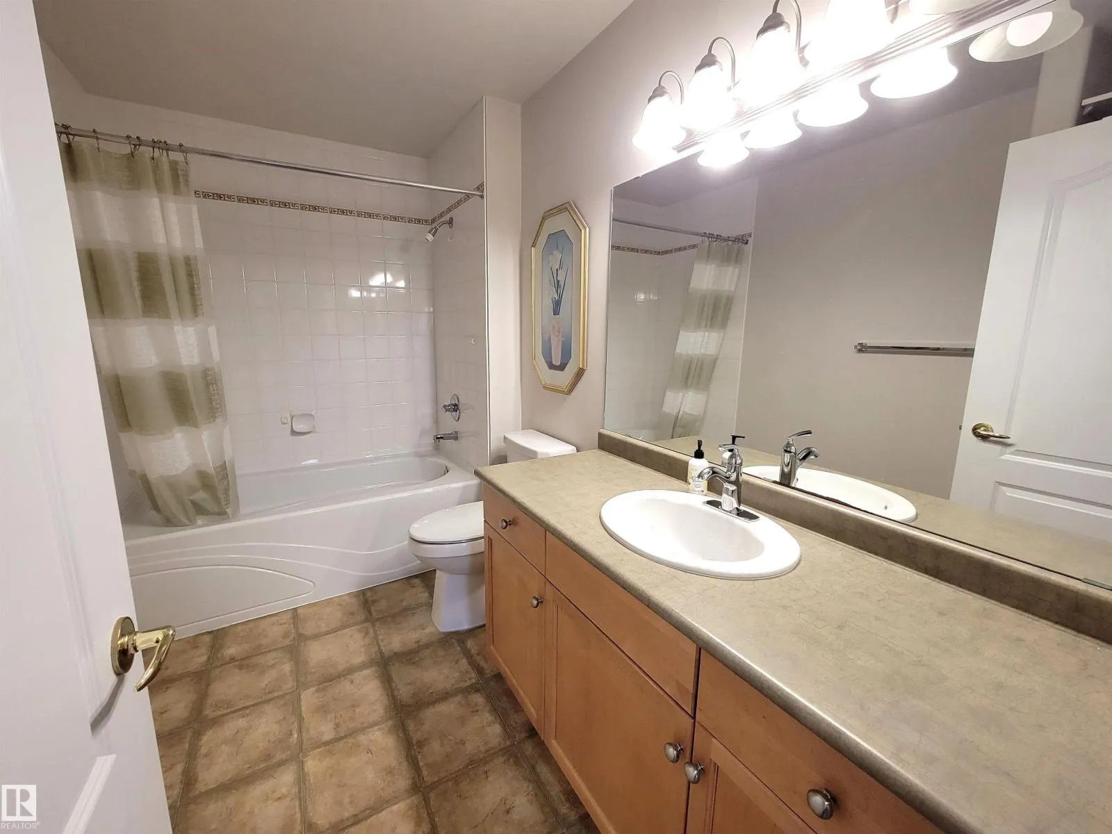 #402 8942 156 ST NW