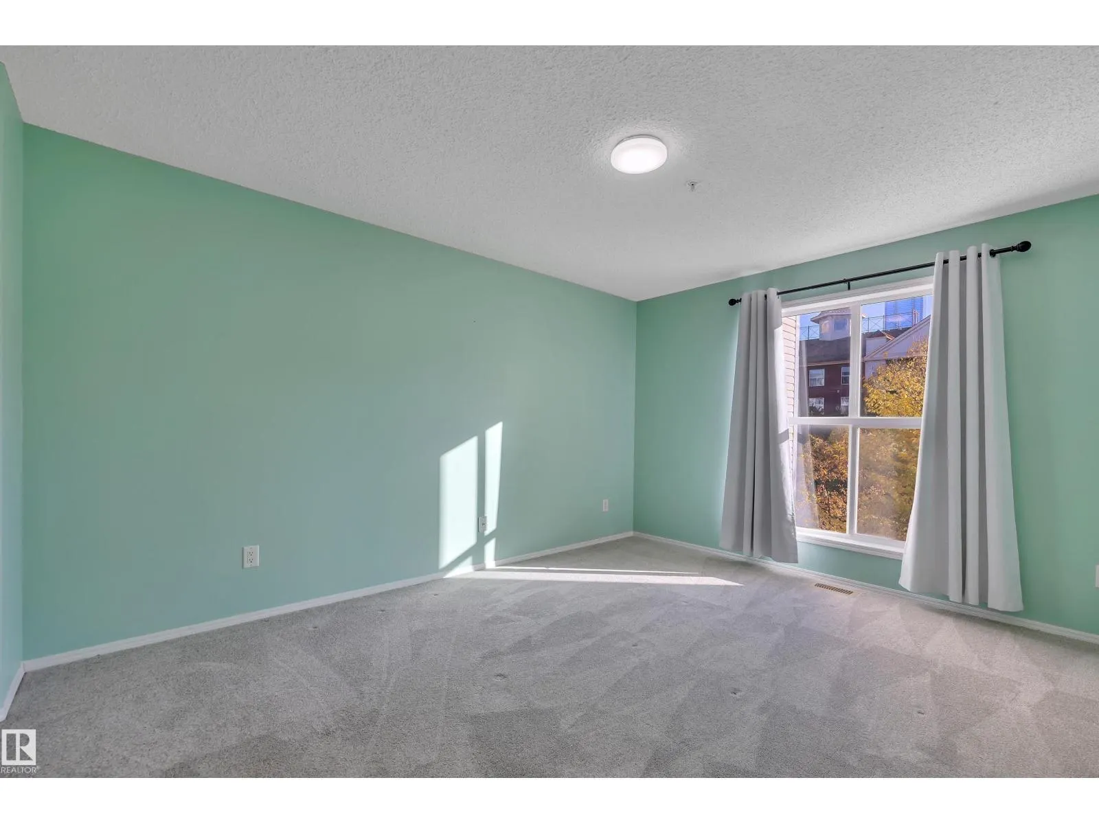 #305 10221 111 ST NW