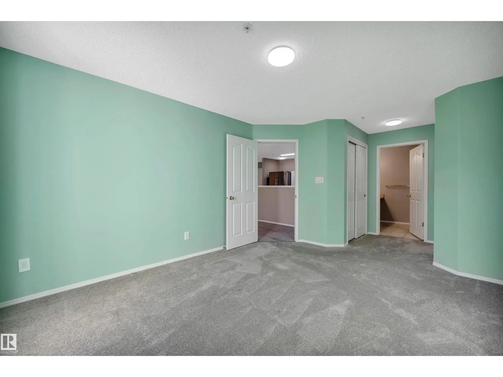 #305 10221 111 ST NW