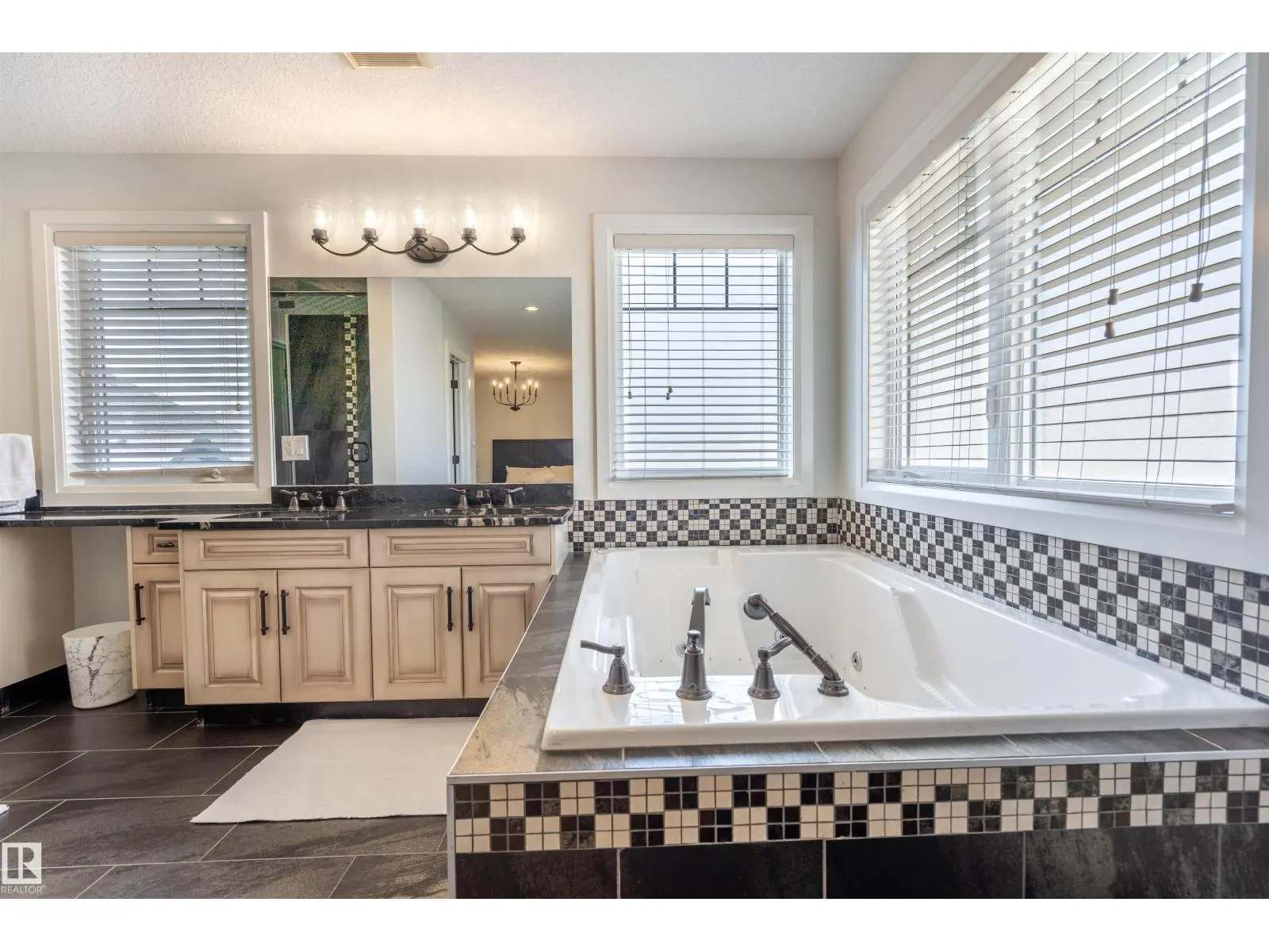 #20 10550 ELLERSLIE RD SW