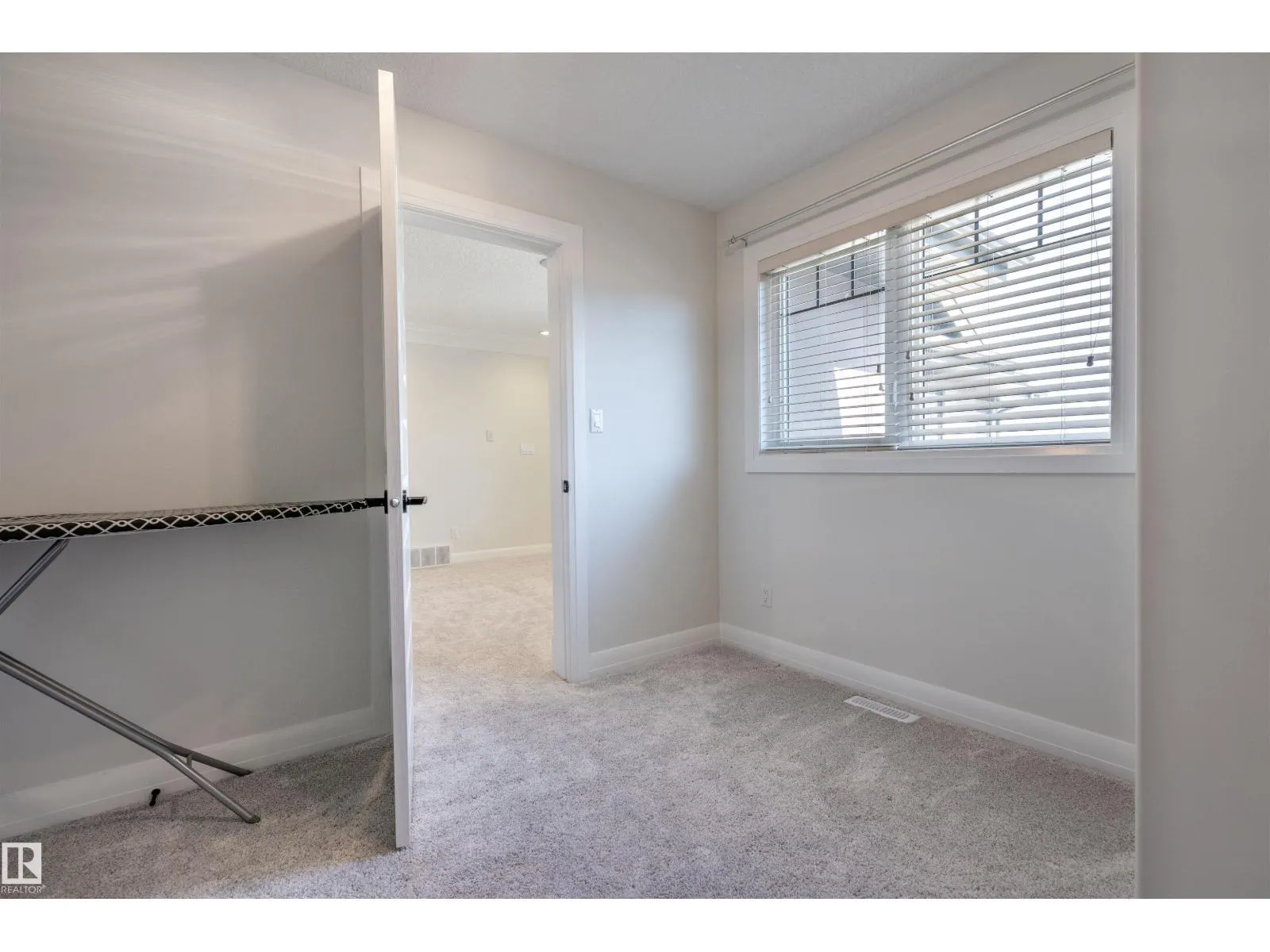#20 10550 ELLERSLIE RD SW