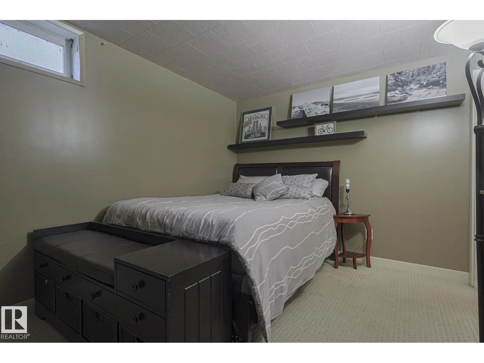 106 FOREST DR