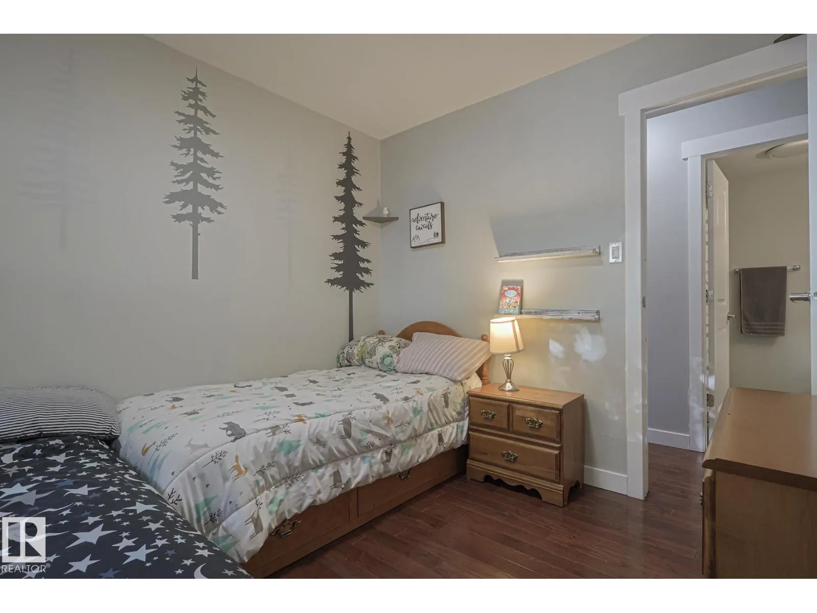 106 FOREST DR