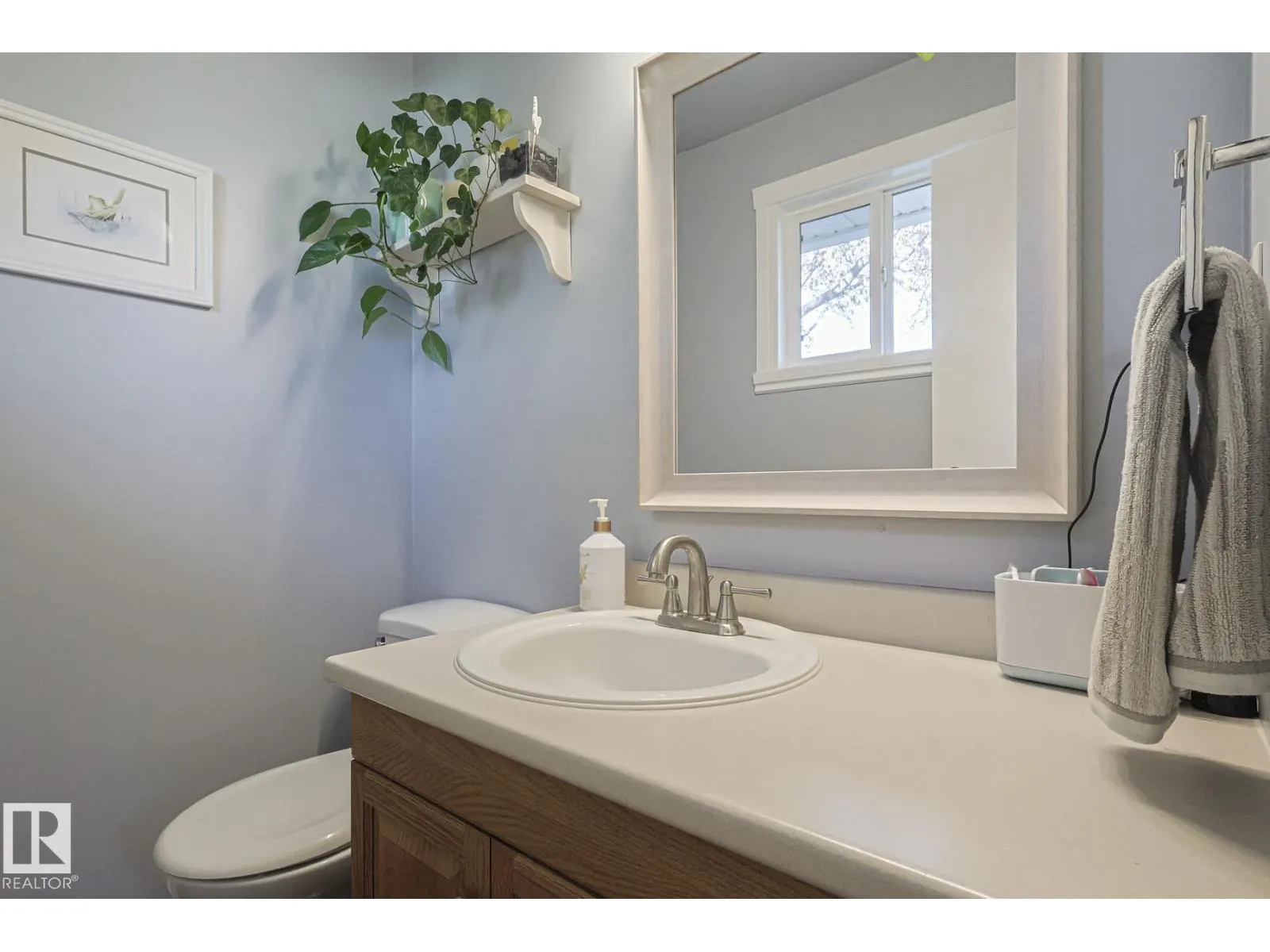 106 FOREST DR