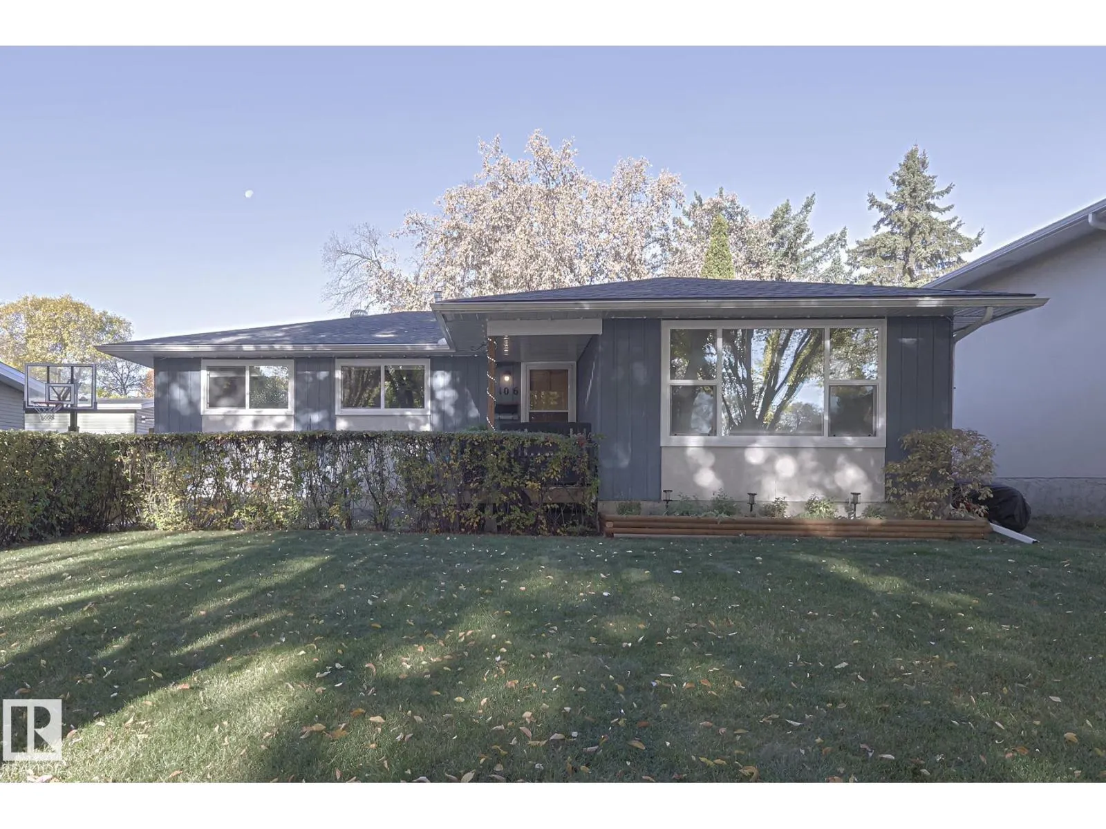 106 FOREST DR