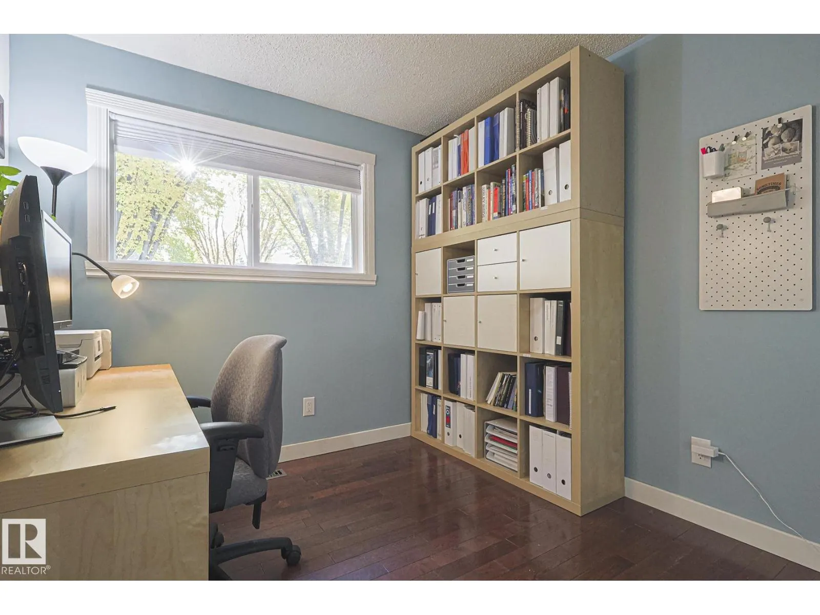 106 FOREST DR