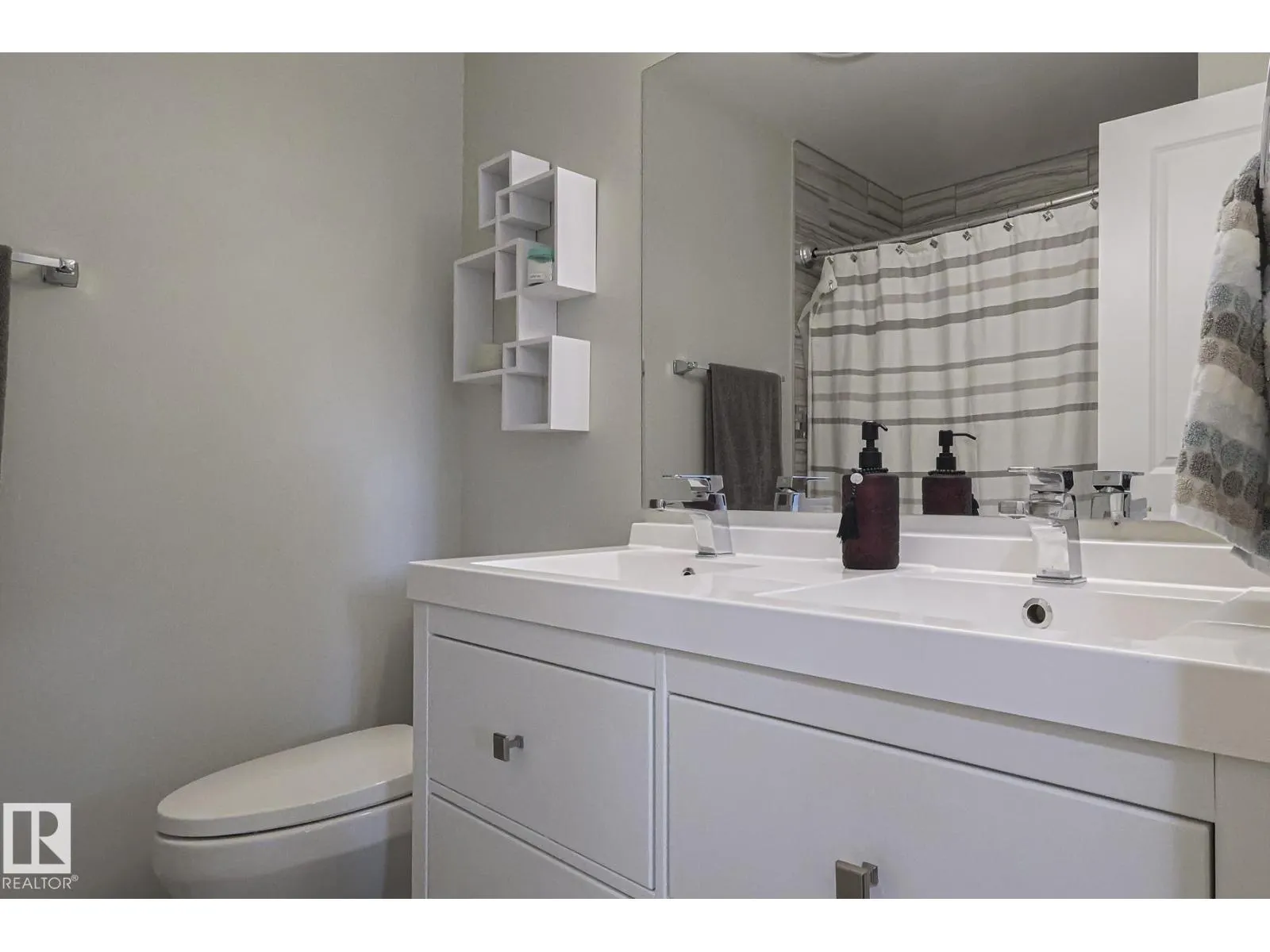 106 FOREST DR