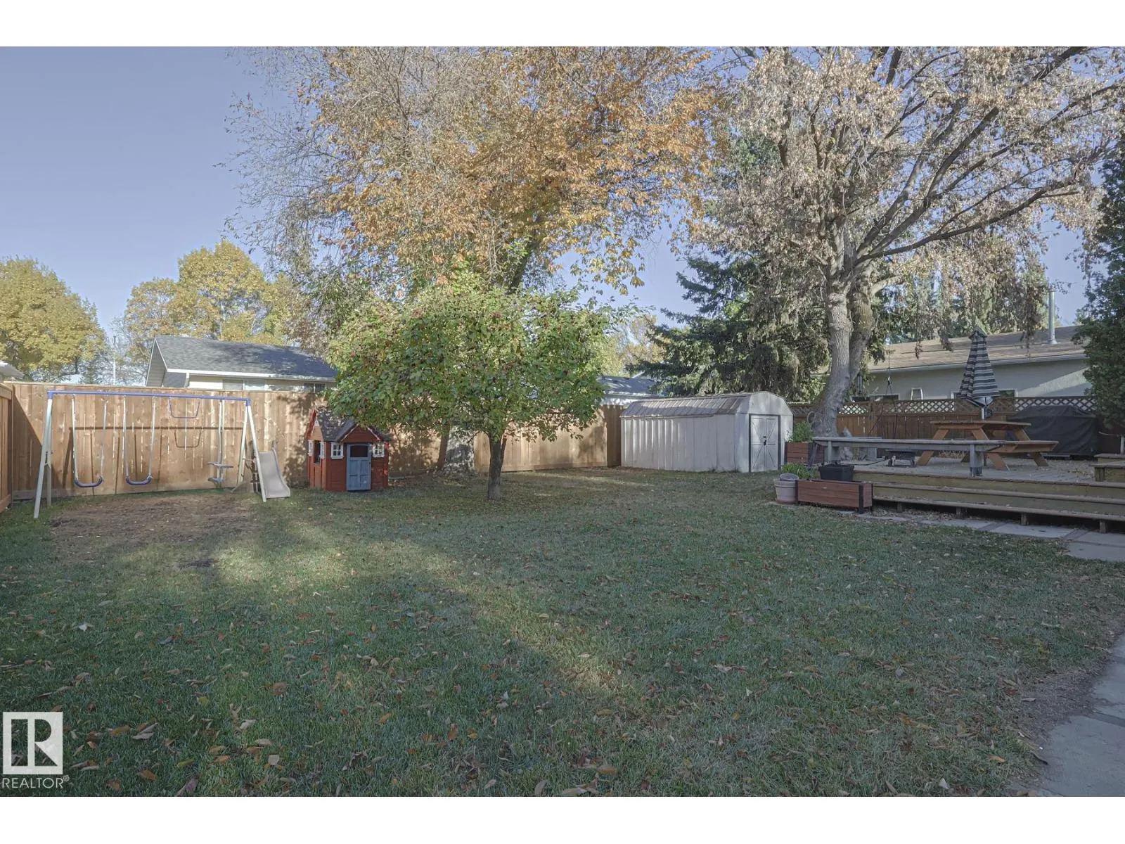 106 FOREST DR