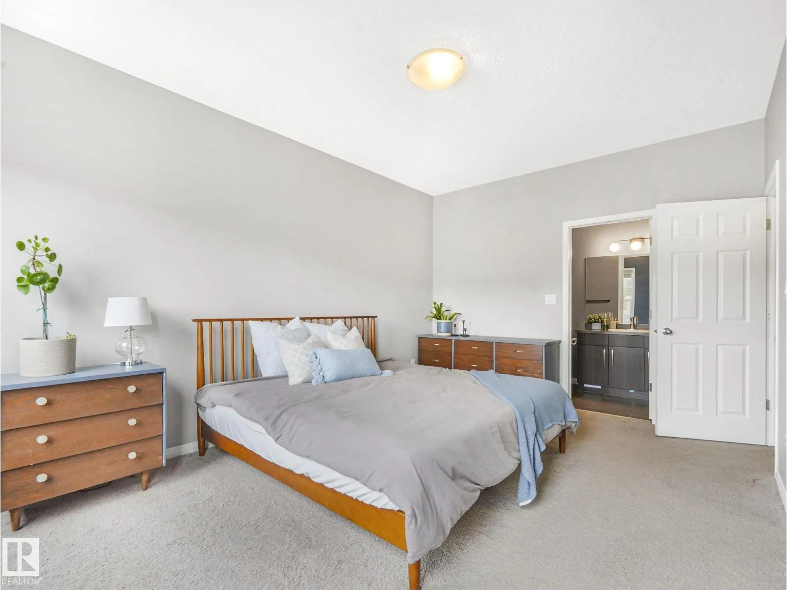 1671 CHAPMAN WY SW