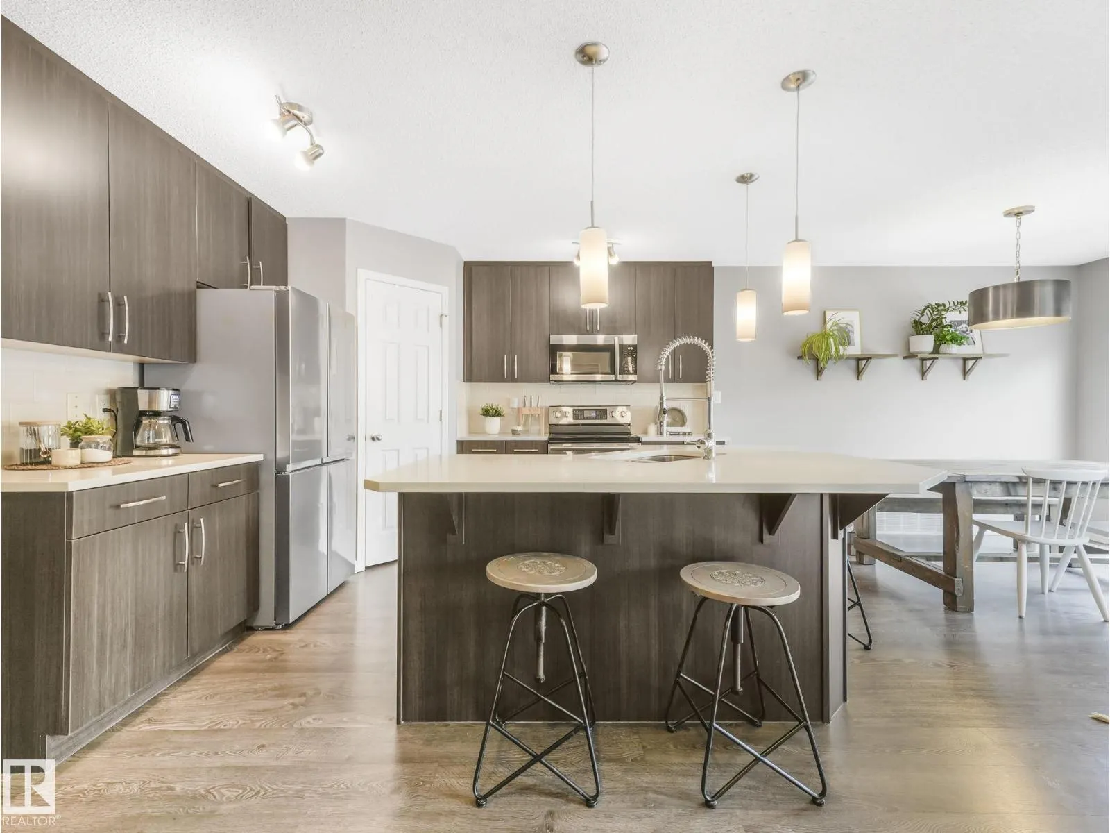 1671 CHAPMAN WY SW