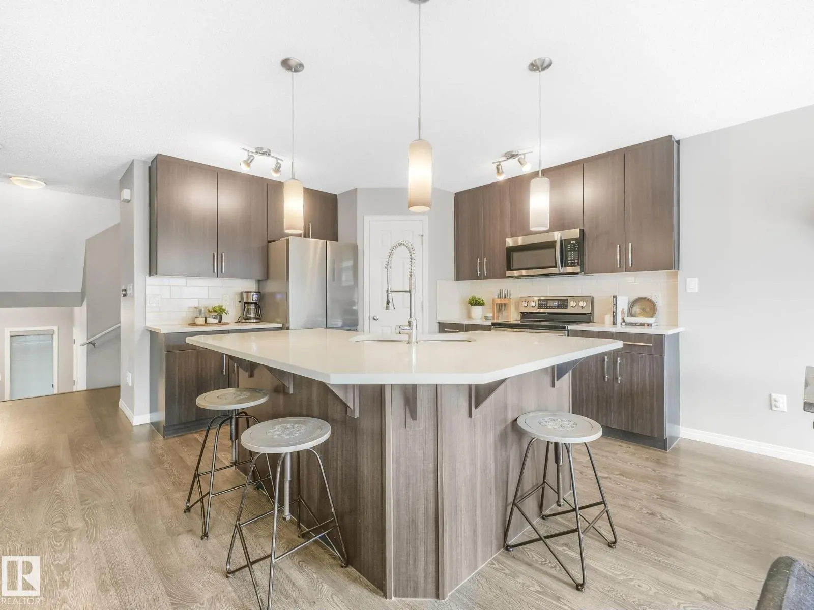 1671 CHAPMAN WY SW
