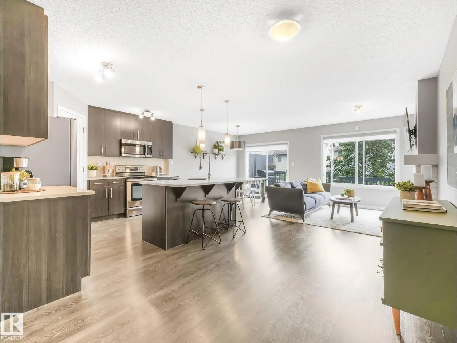 1671 CHAPMAN WY SW