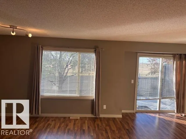 #33 1128 156 ST NW
