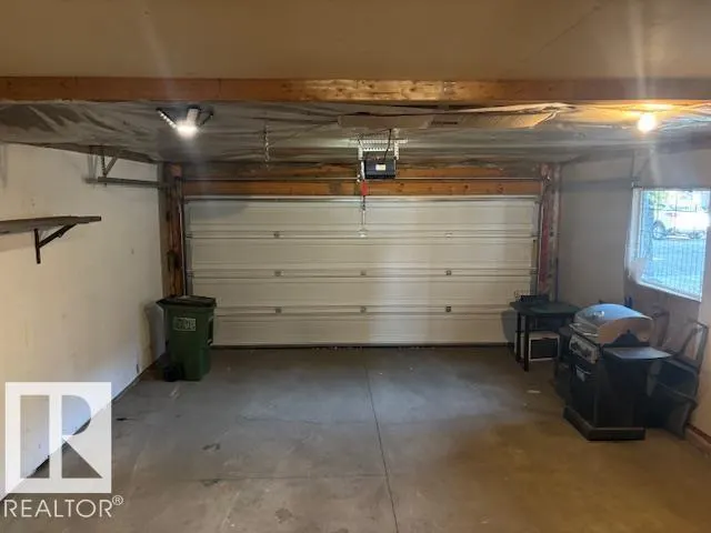#33 1128 156 ST NW