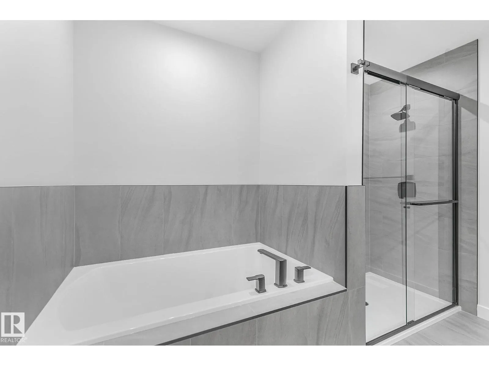 10617 99 ST