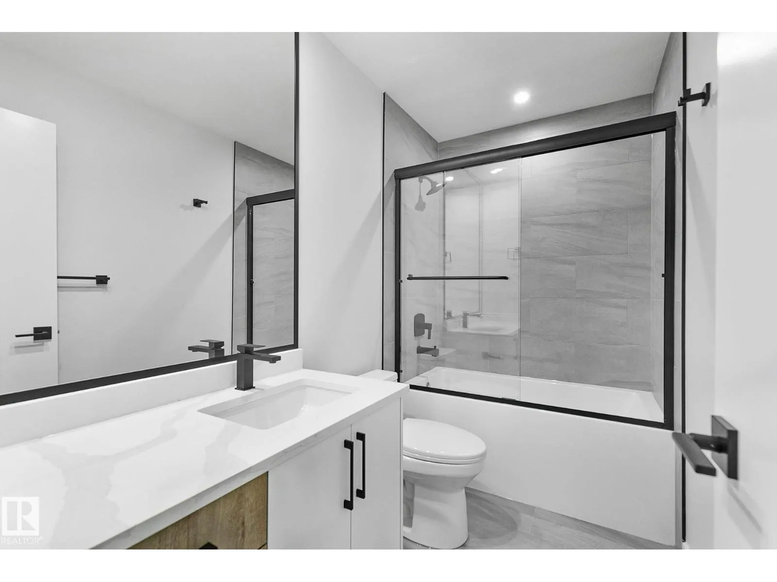 10617 99 ST