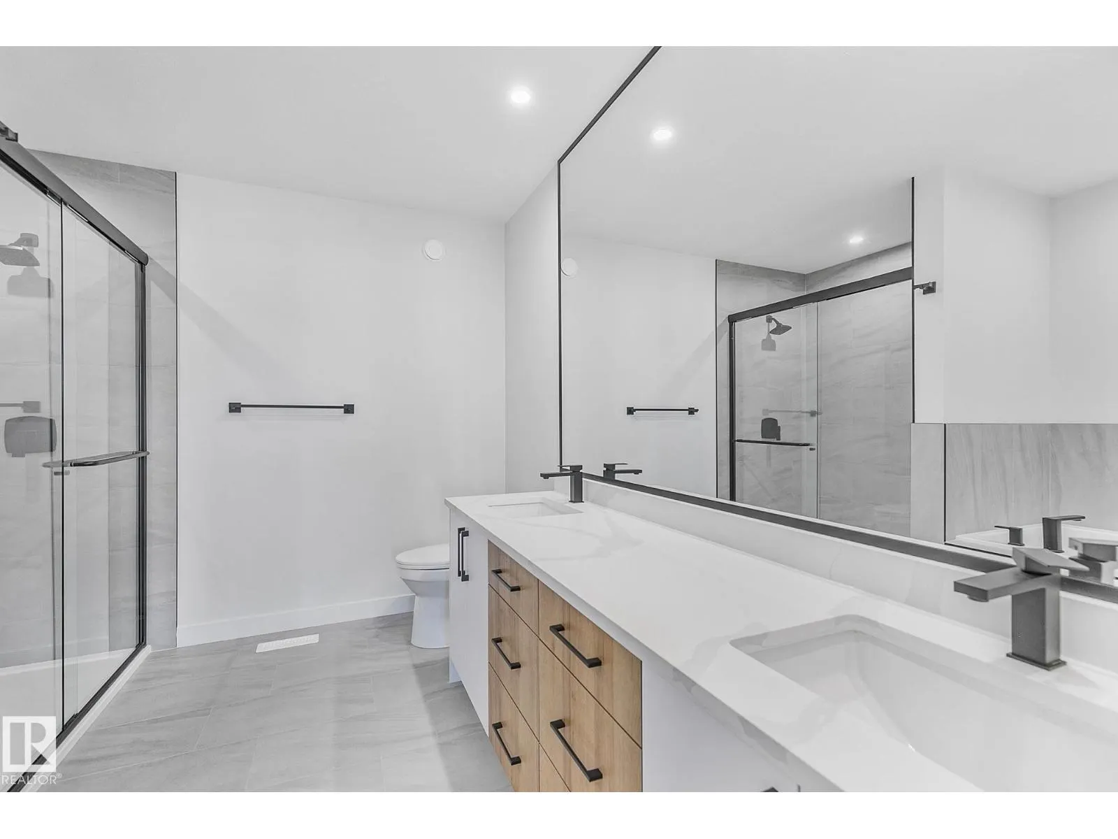 10617 99 ST