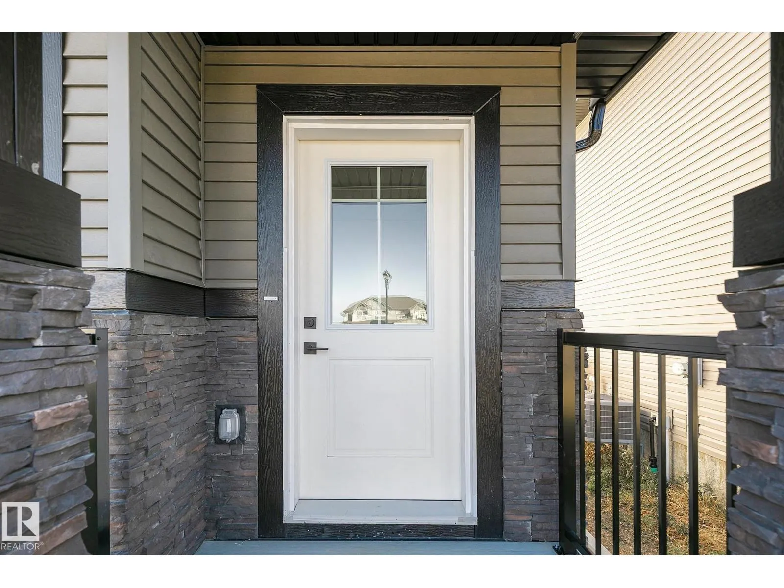 10617 99 ST