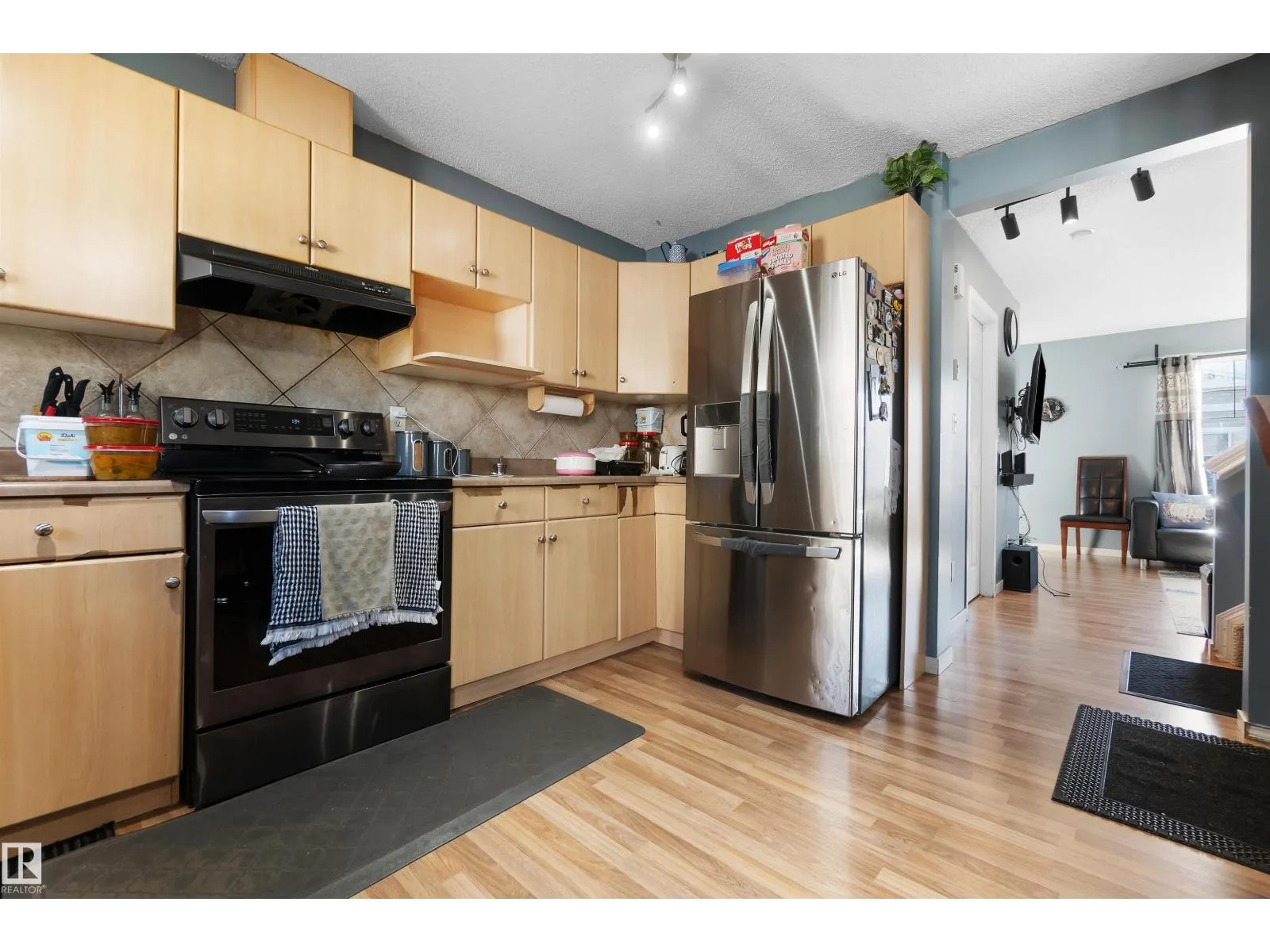 #36 2503 24 ST NW