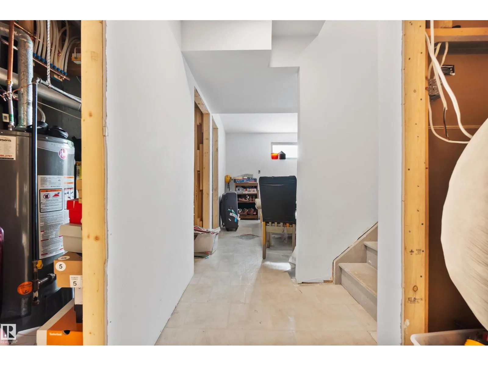 #36 2503 24 ST NW