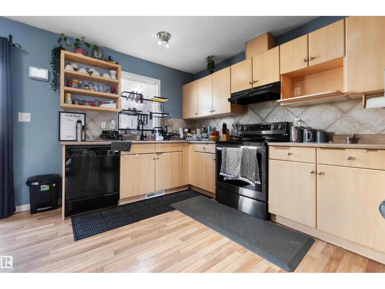 #36 2503 24 ST NW