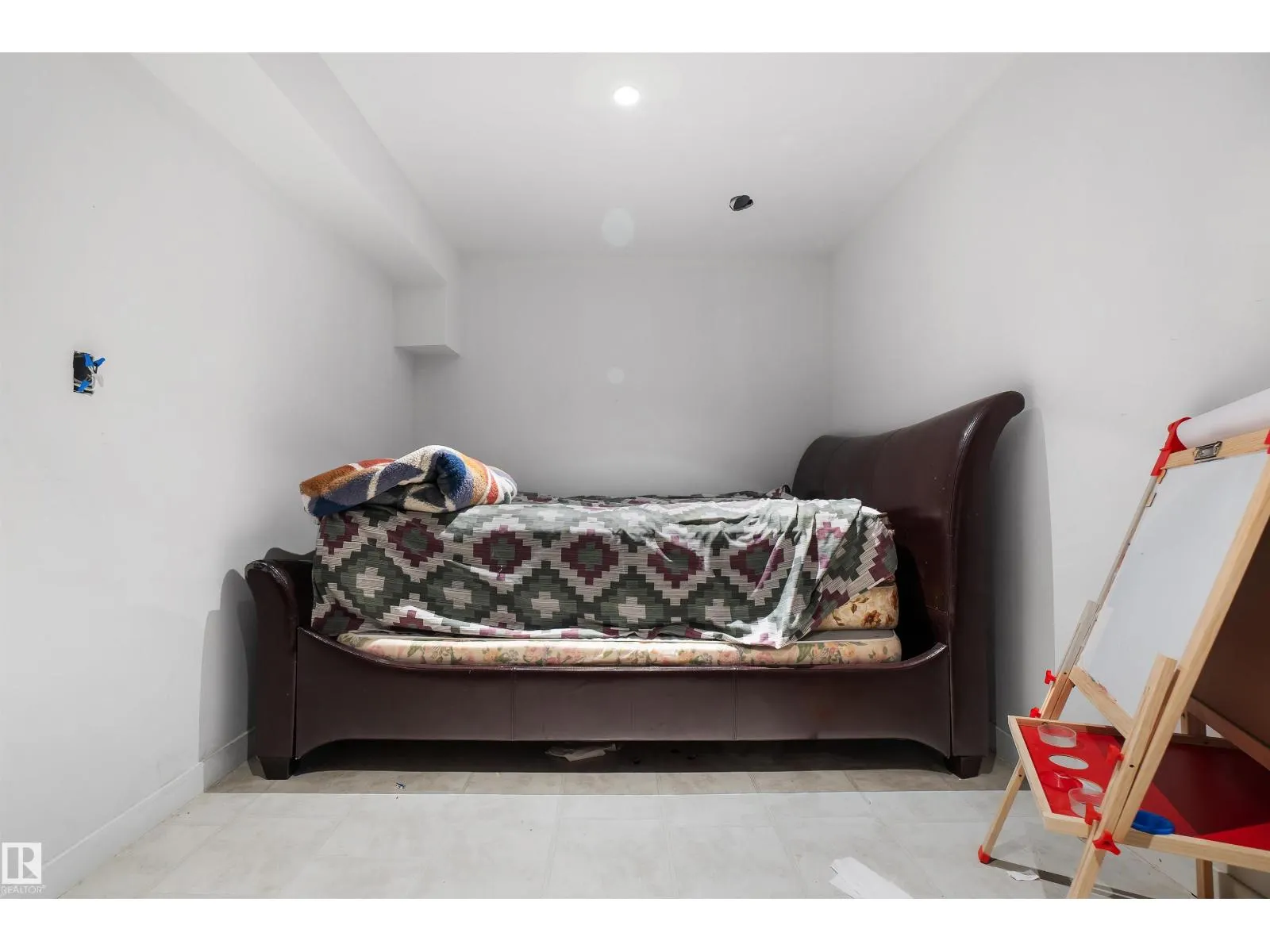 #36 2503 24 ST NW