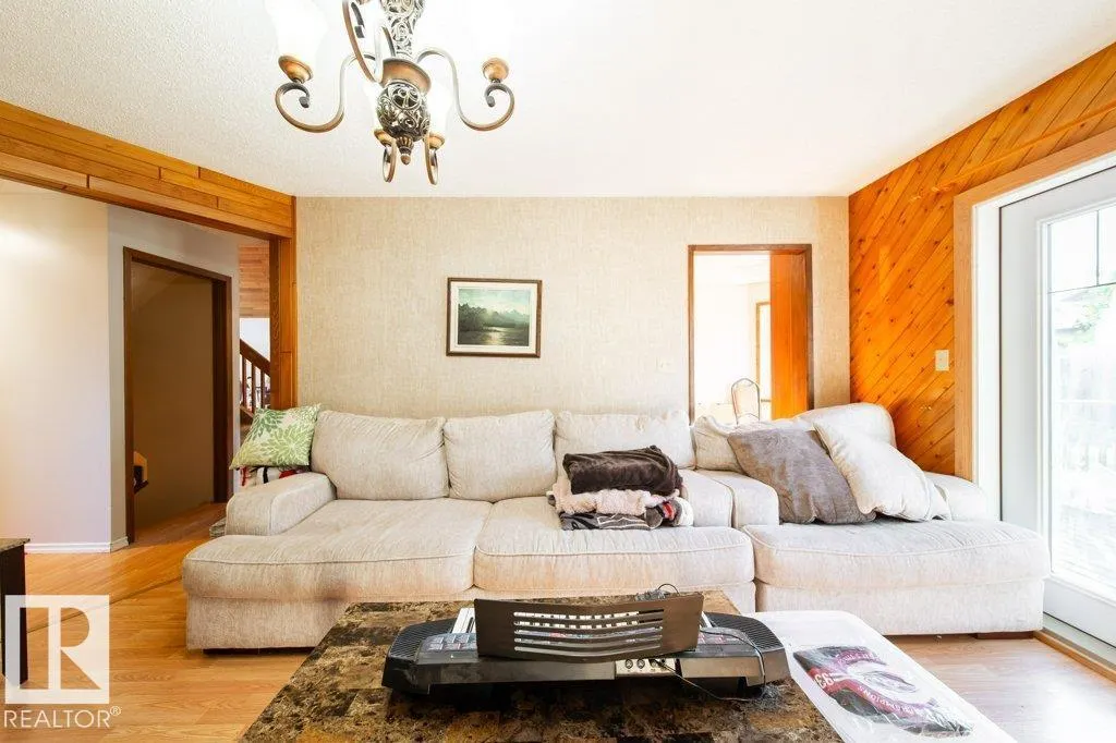 8610 152B AV NW