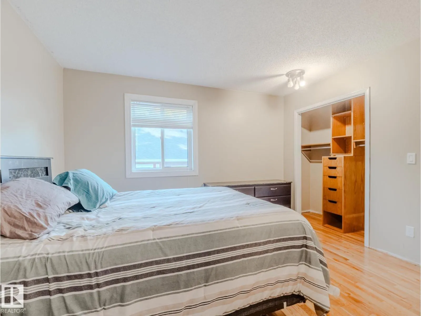 11410 46 ST NW