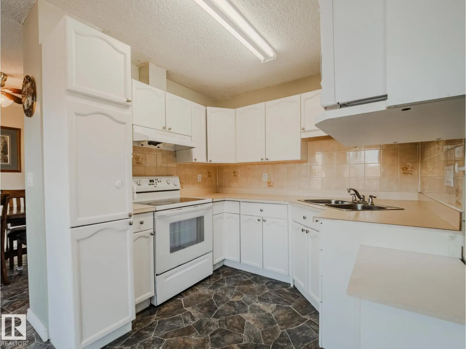 11410 46 ST NW