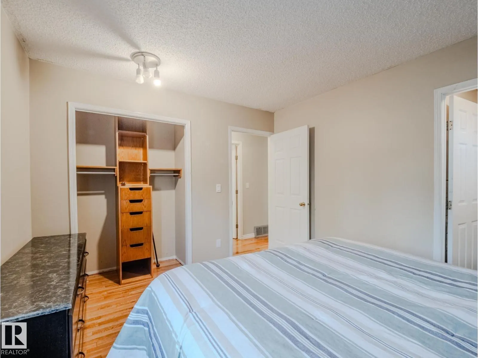 11410 46 ST NW