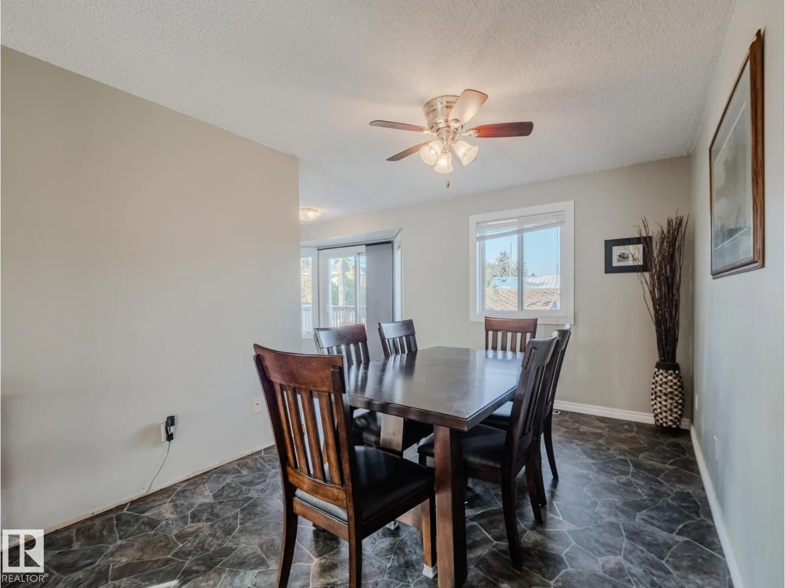 11410 46 ST NW