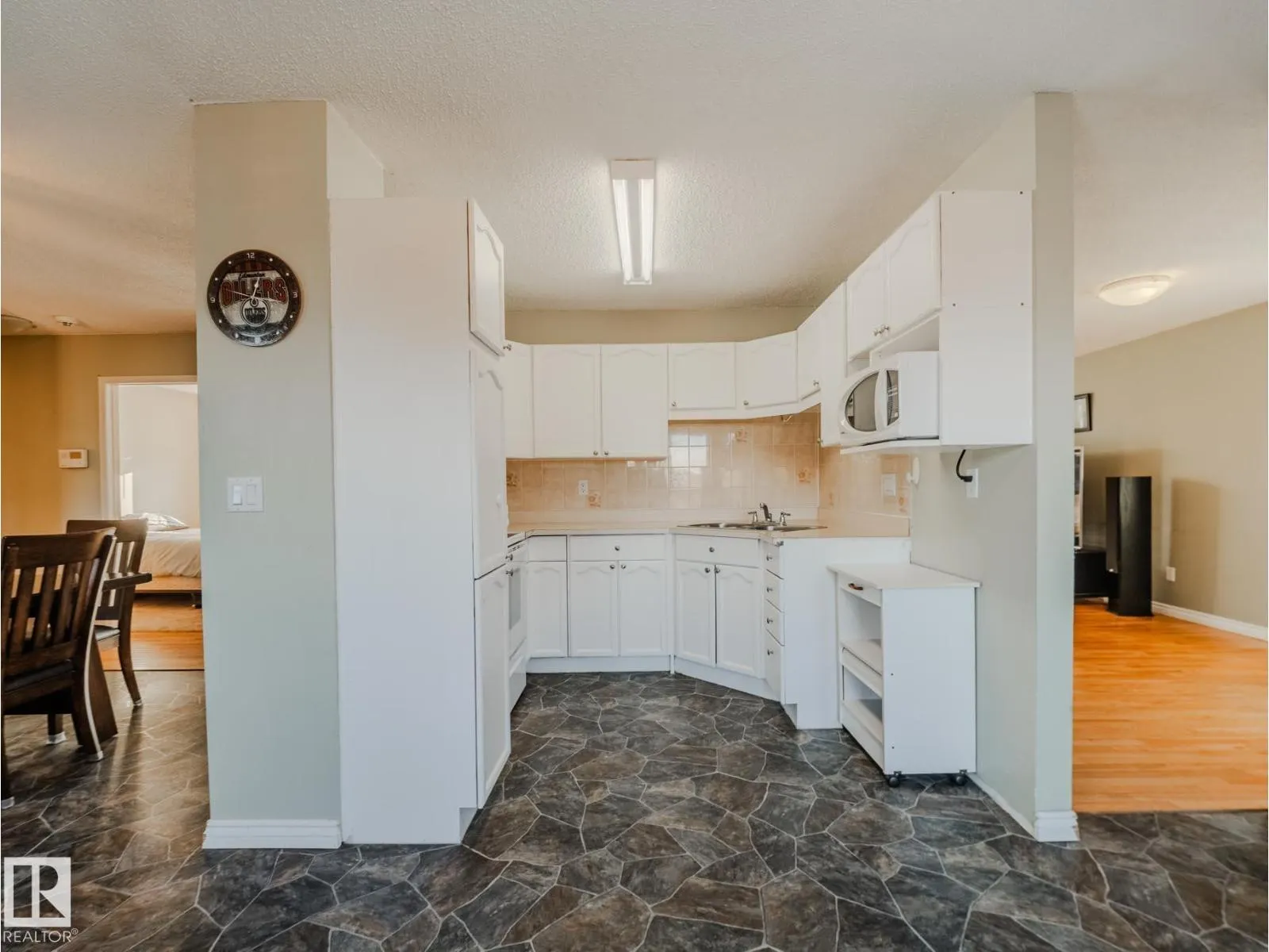 11410 46 ST NW