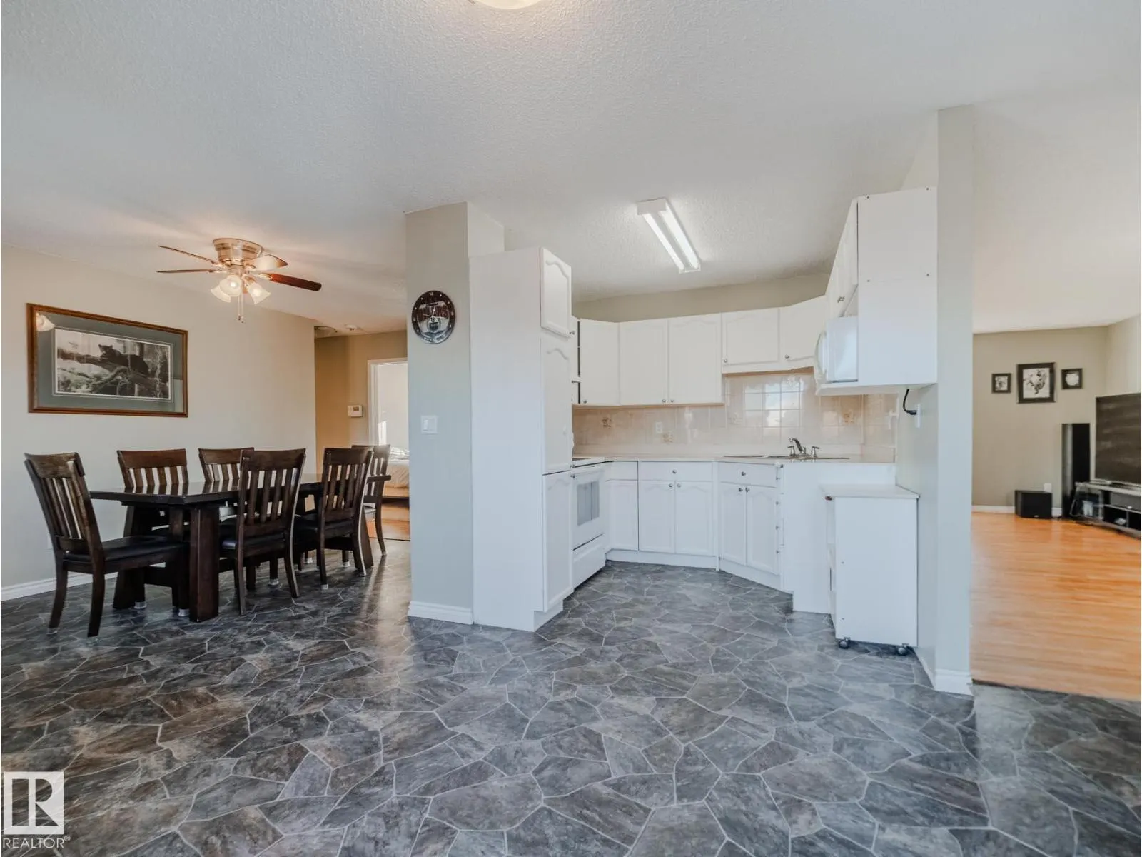 11410 46 ST NW