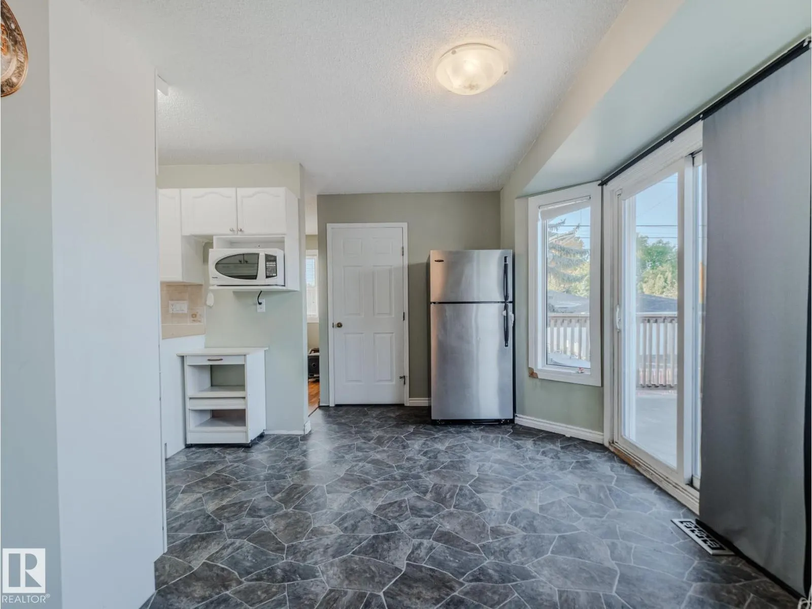 11410 46 ST NW