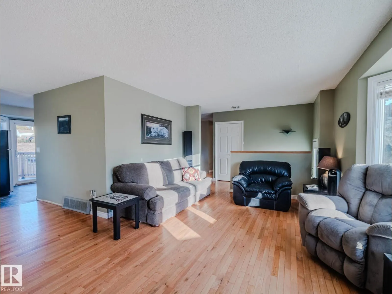 11410 46 ST NW