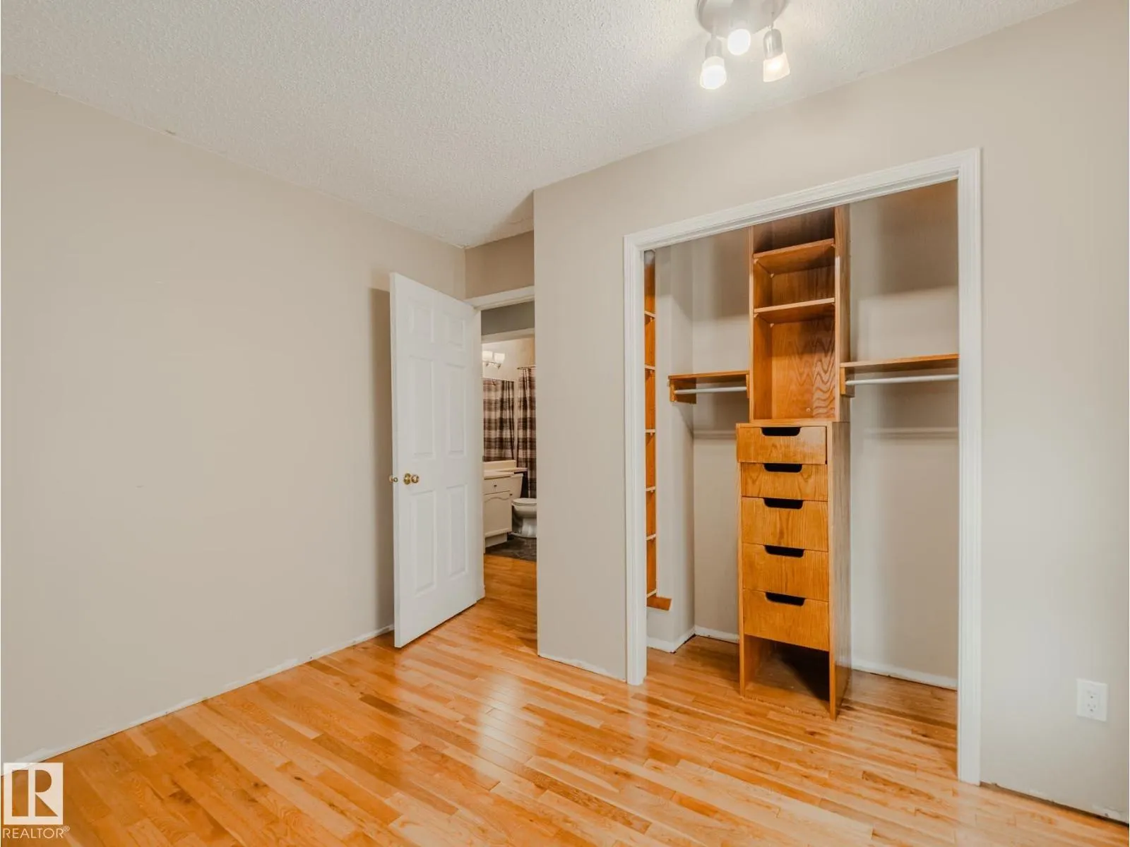 11410 46 ST NW