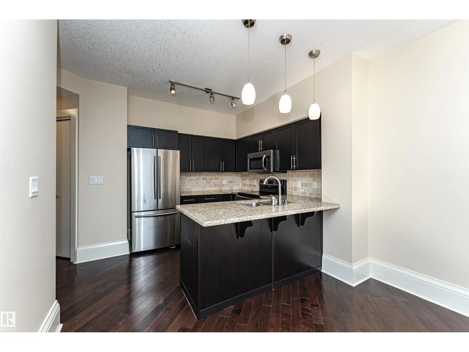 #1804 10136 104 ST NW