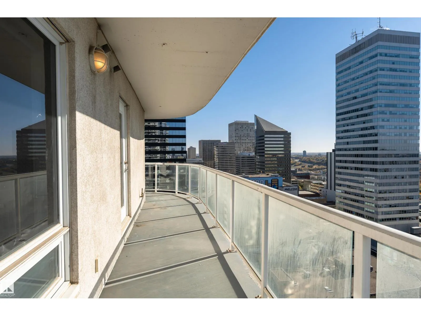 #1804 10136 104 ST NW